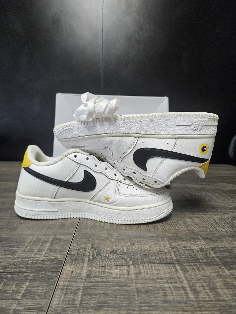 Nike Air Force 1 LV8 GS "Have A Nike Day" Sunflower Womens size 6 White Yellow